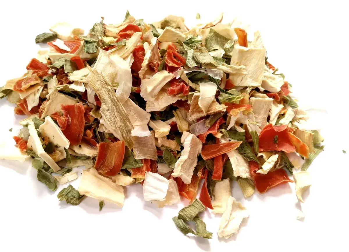 با دستگاه خشک کن سبزیجات و میوه جات یا دستگاه سبزی خشک کن می توان مقادیر زیادی سبزی و میوه را در مدت زمان کوتاهی خشک کرد و سپس بسته بندی و فروخت.