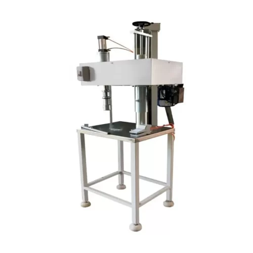 فروش دستگاه درب زن قوطی نیمه اتوماتیک پدالی جهت پلمپ انواع قوطی ادویه، بطری آب معدنی و شربت. سیستم پنوماتیک پرقدرت برای درب‌های پرسی و پرچی. گارانتی ۱۸ ماهه.