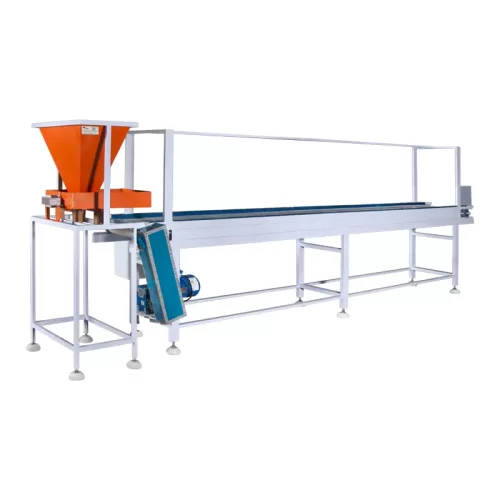 دستگاه نوار نقاله دست چین برای بازبینی نهایی و جداسازی سنگ و ضایعات حبوبات. طول ۴ متر، مجهز به تنظیم سرعت و ویبراتور. مکمل دستگاه بوجاری برای بسته‌بندی صادراتی.